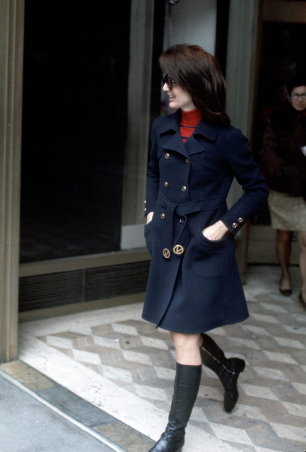 jackie kennedy onassis shopping at bonwit teller's may 6, 1970