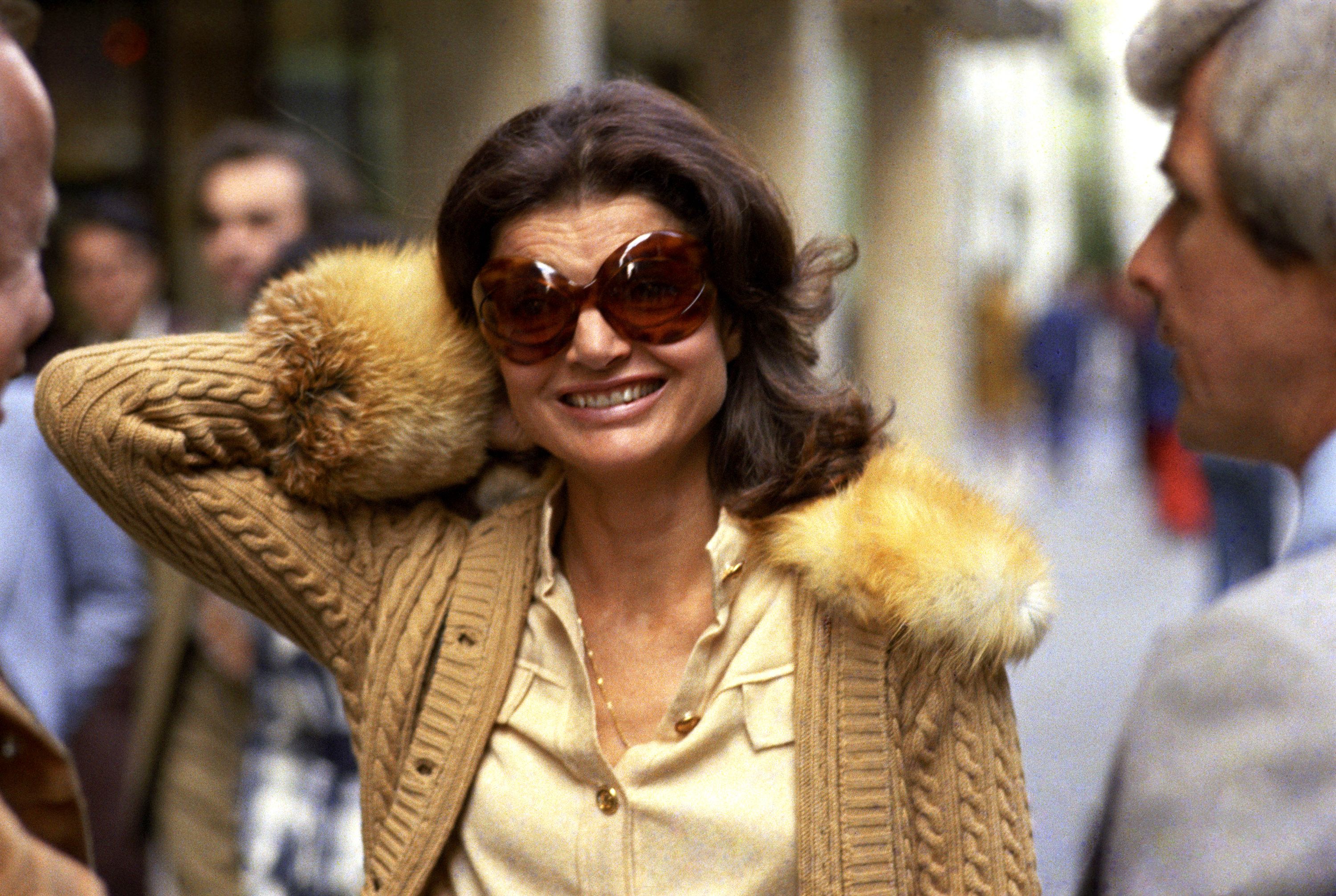 Jackie kennedy hot sale onassis sunglasses