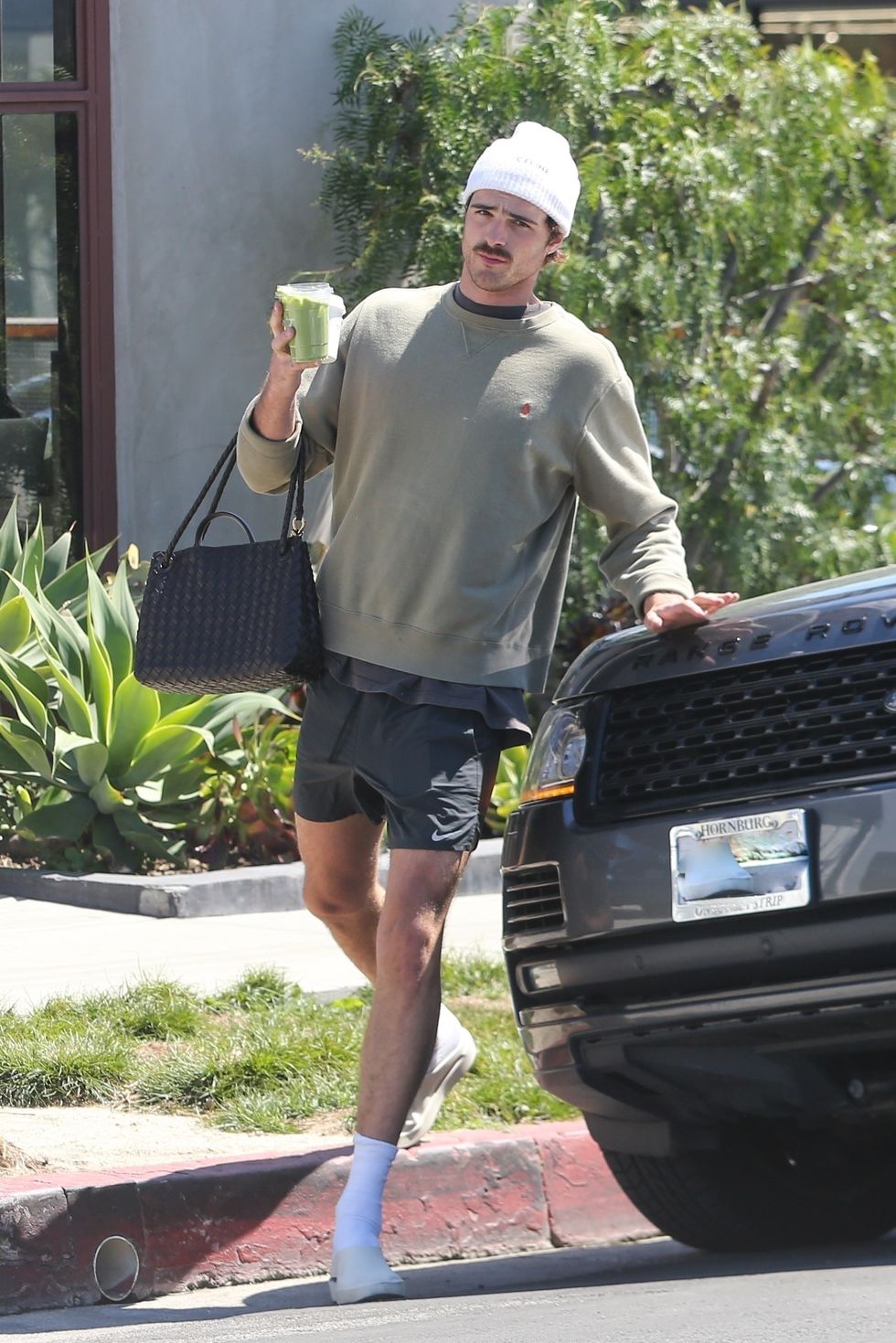 west hollywood, ca exclusive 'euphoria' star cob elordi stops for a few drinks at verve coffee pic with his dog jacob elordibackgrid usa 28 march 2023 usa 1 310 798 9111 usasalesbackgridcomuk 44 40208 ahead of print
