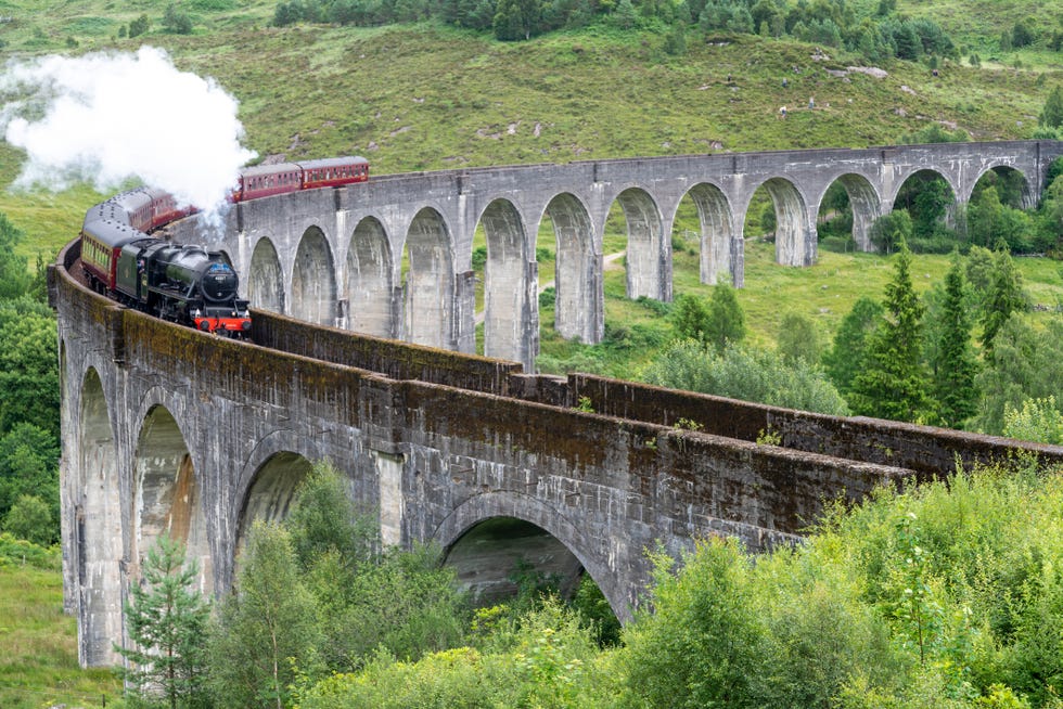 jacobite locomotive train