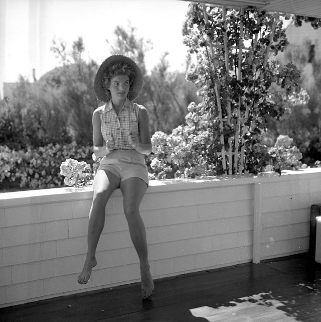 Jacqueline Bouvier On Vacation At The Kennedy Compound In News Photo 1625604441 ?crop=1.00xw 0.963xh;0,0&resize=640 *