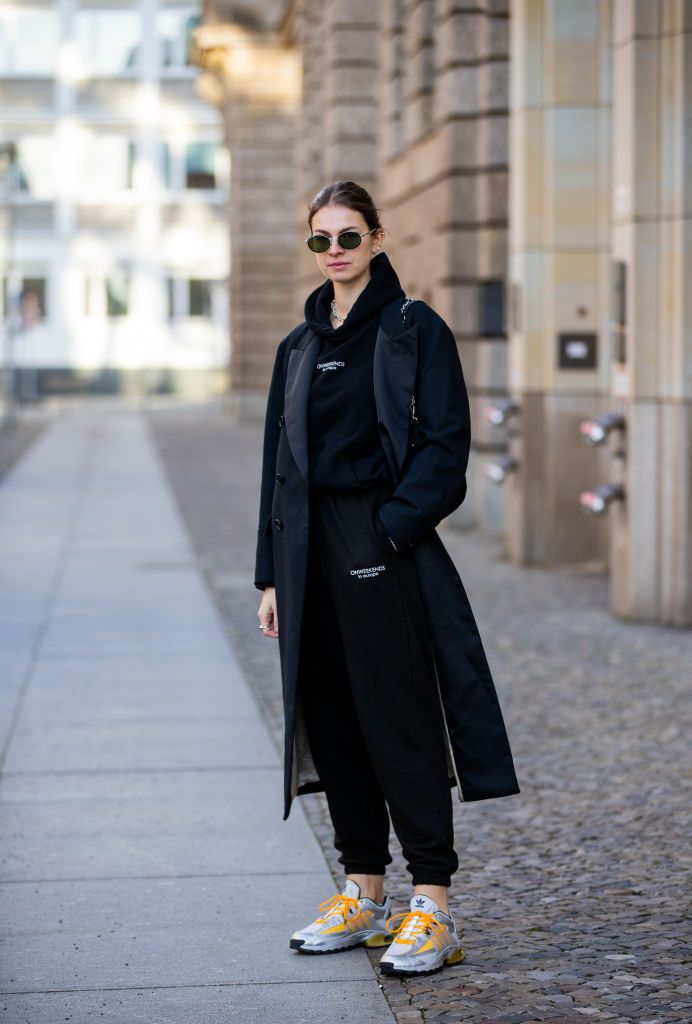 Recuento planes radiador Abrigo negro: ideas para llevar esta prenda