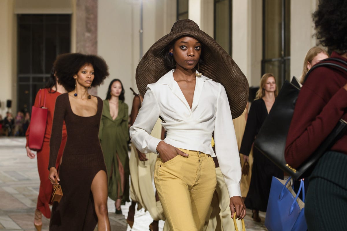 58 Looks From Jacquemus Fall 2018 PFW Show – Jacquemus Runway at Paris ...