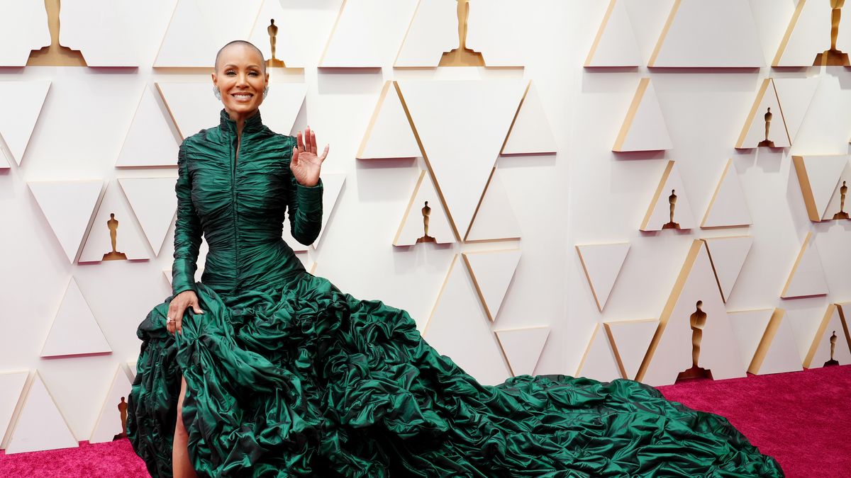 preview for The Best Oscars Dresses of All Time