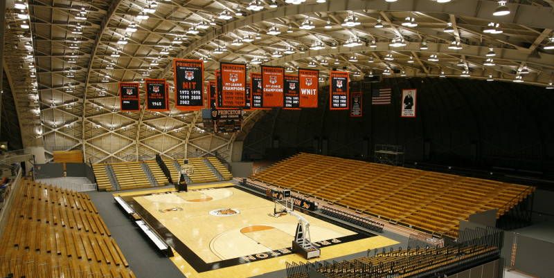 9 biggest college basketball arenas