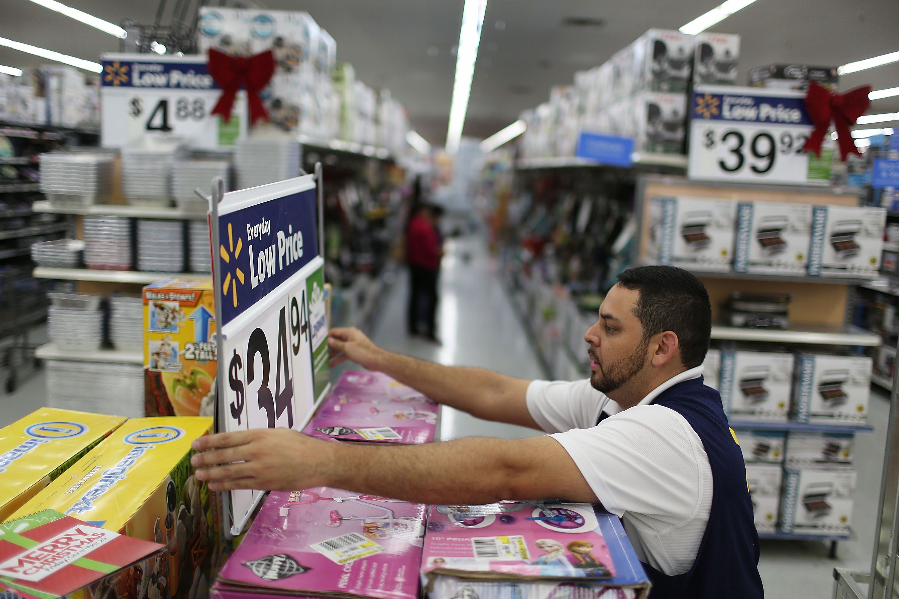 12 Things You Might Not Know About Working at Walmart