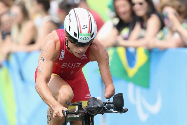 Jairo Ruiz compite en triatlón en los Juegos Paralímpicos de Río 2016