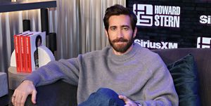 jake gyllenhaal visits siriusxm's 'the howard stern show'