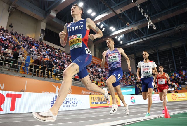 jakob ingebrigtsen y jesús gómez en el europeo de pista cubierta de estambul 2023