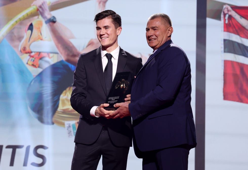 jacob ingebrigtsen recibe el premio de mejor europeo 2022