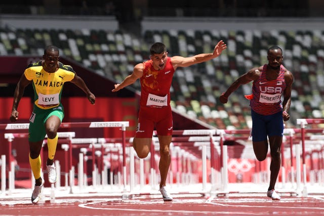 el atleta español asier martínez en la semifinal de los 110m vallas
