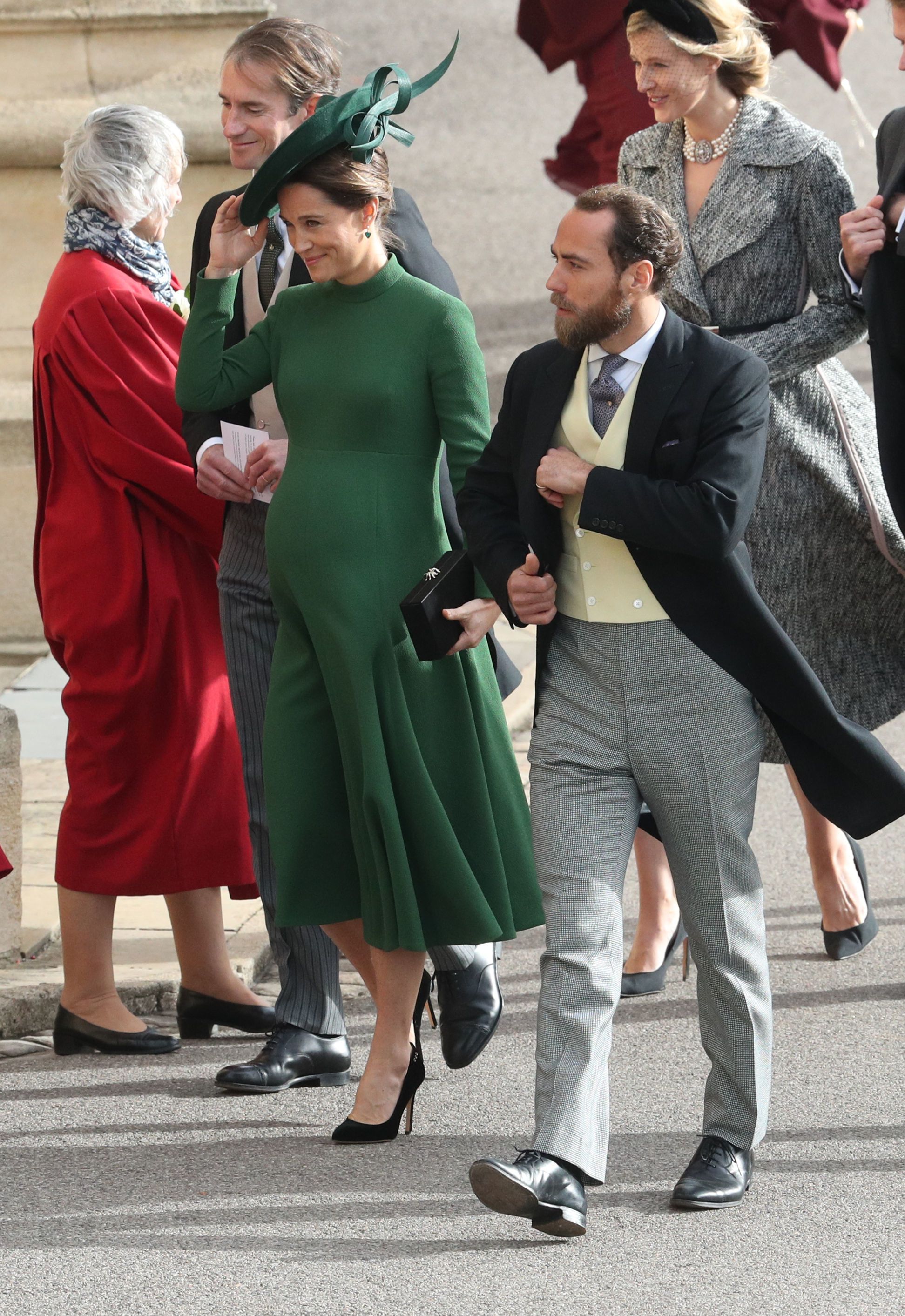 Pippa Middleton Arrives to Princess Eugenie s Wedding In Green