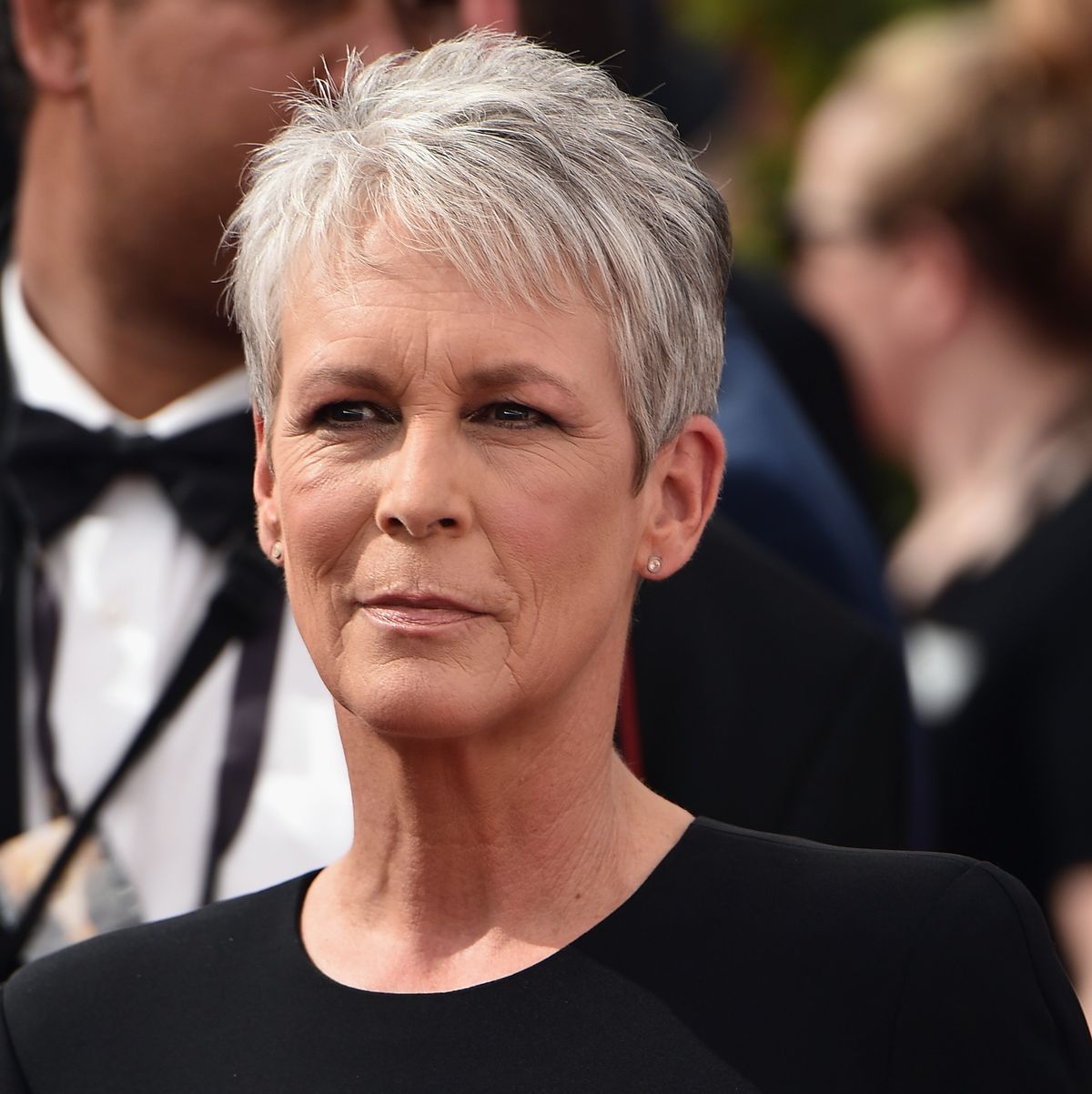 Jamie Lee Curtis Shares Her Painkiller Addiction and Details About Her  Father, Tony Curtis