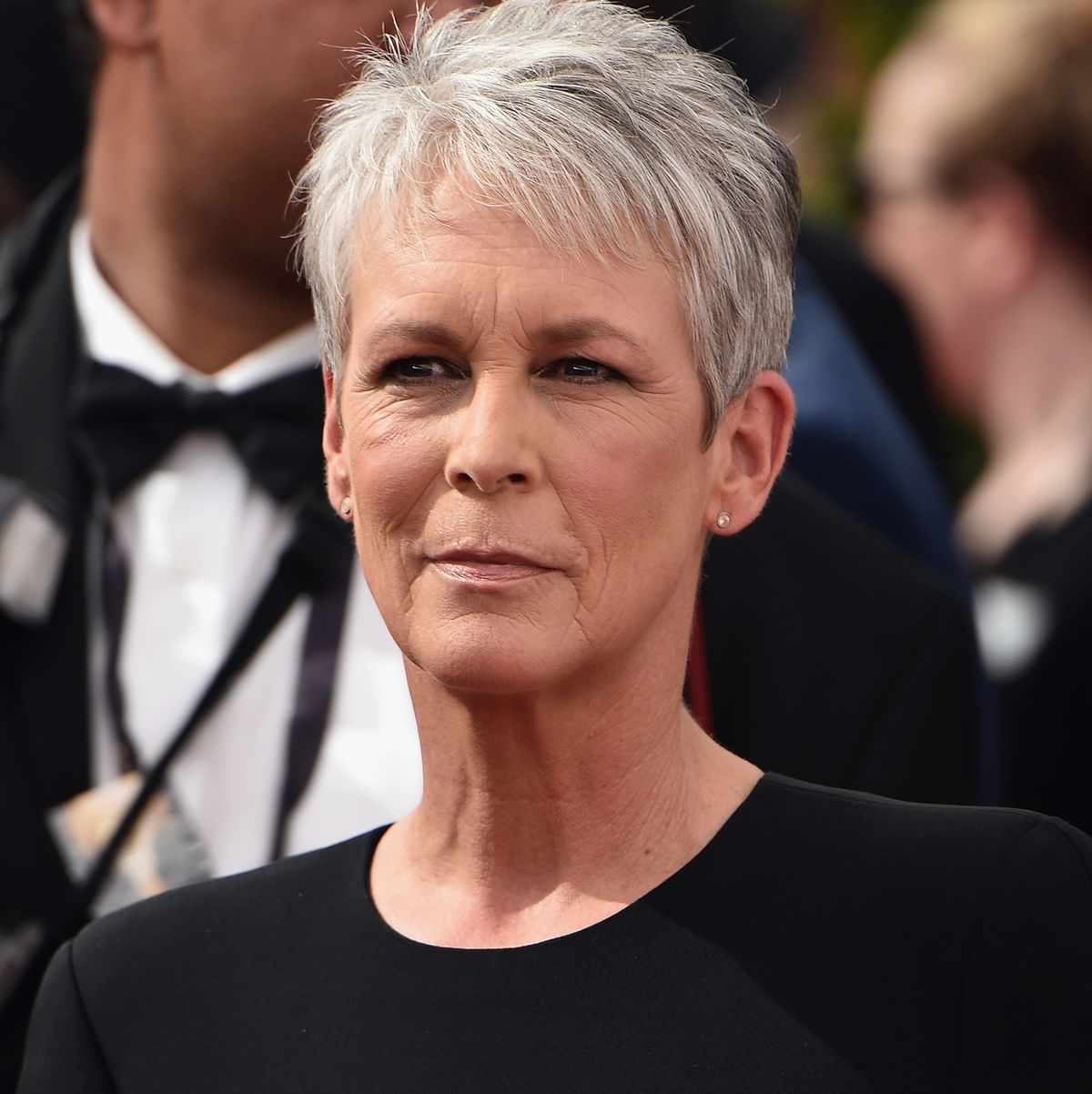 Jamie Lee Curtis Shares Her Painkiller Addiction and Details About Her  Father, Tony Curtis