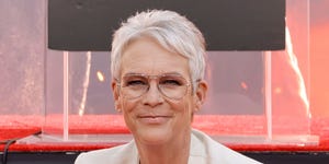 jamie lee curtis hand and footprint in cement ceremony at tcl chinese theatre