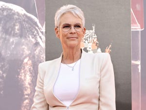 jamie lee curtis hand and footprint in cement ceremony at tcl chinese theatre