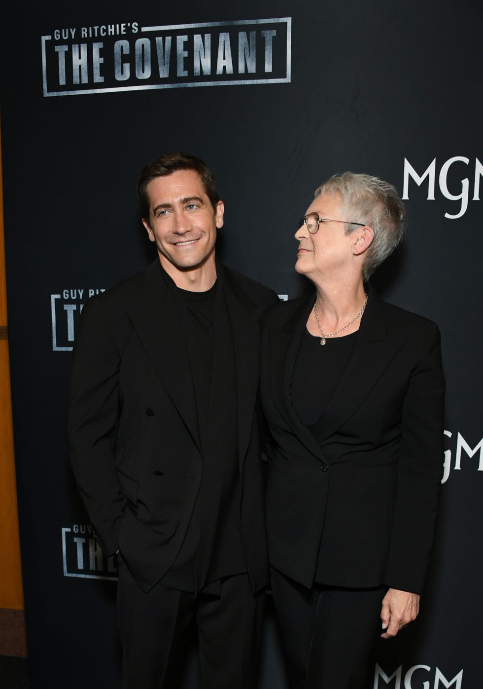 jamie lee curtis red carpet godson jake gyllenhaal