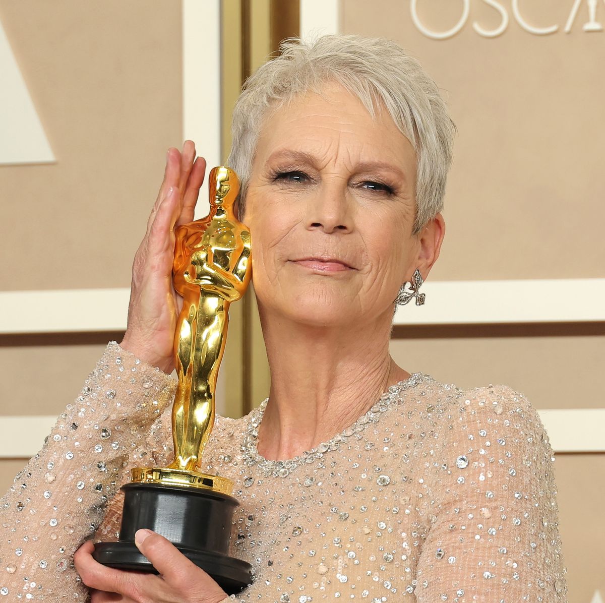 Jamie Lee Curtis Suffers Injury After Oscars Win: 'Agony'