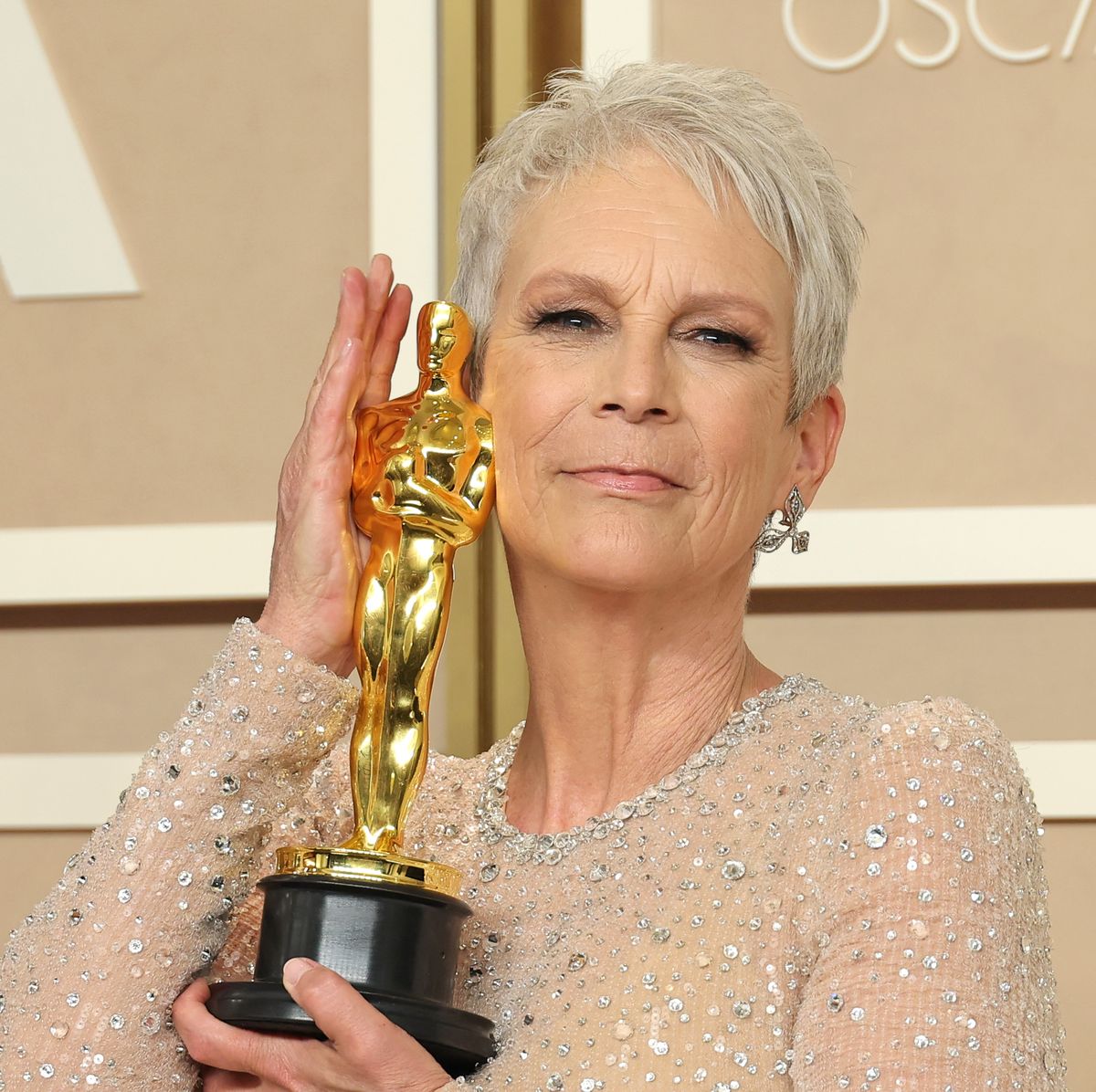 Jamie Lee Curtis Suffers Injury After Oscars Win: 'Agony'