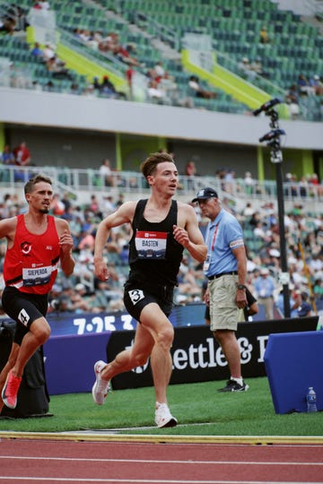 runner on track in steeplechase