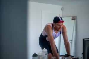 jan frodeno hace un triatlon en casa