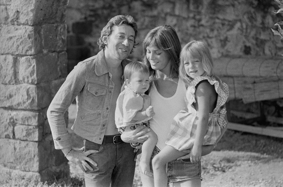 jane birkin with serge gainsbourg and their daughters