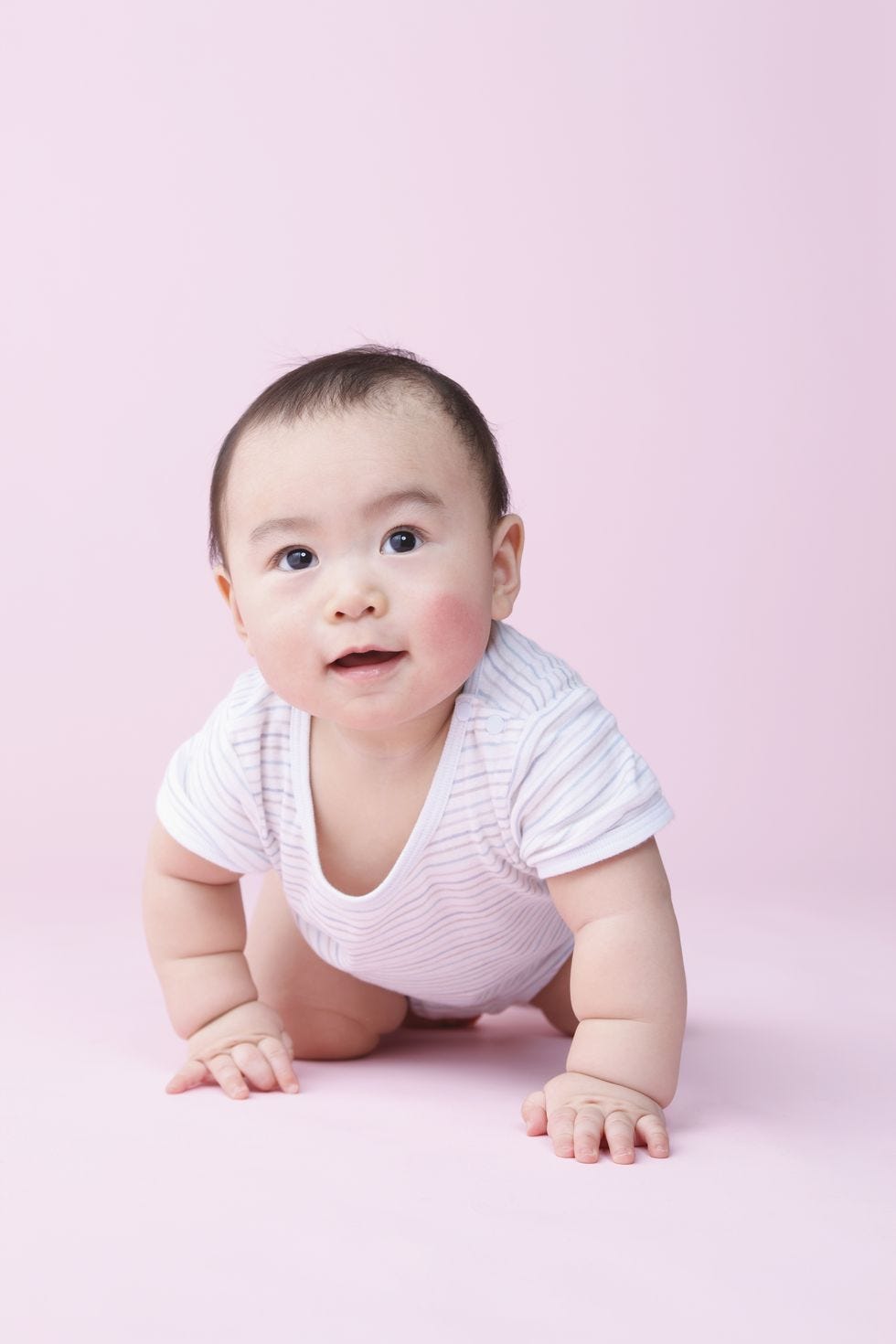 baby looking up