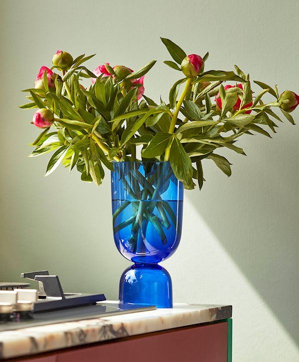 Tendencias: 25 jarrones de diseño para decorar con flores