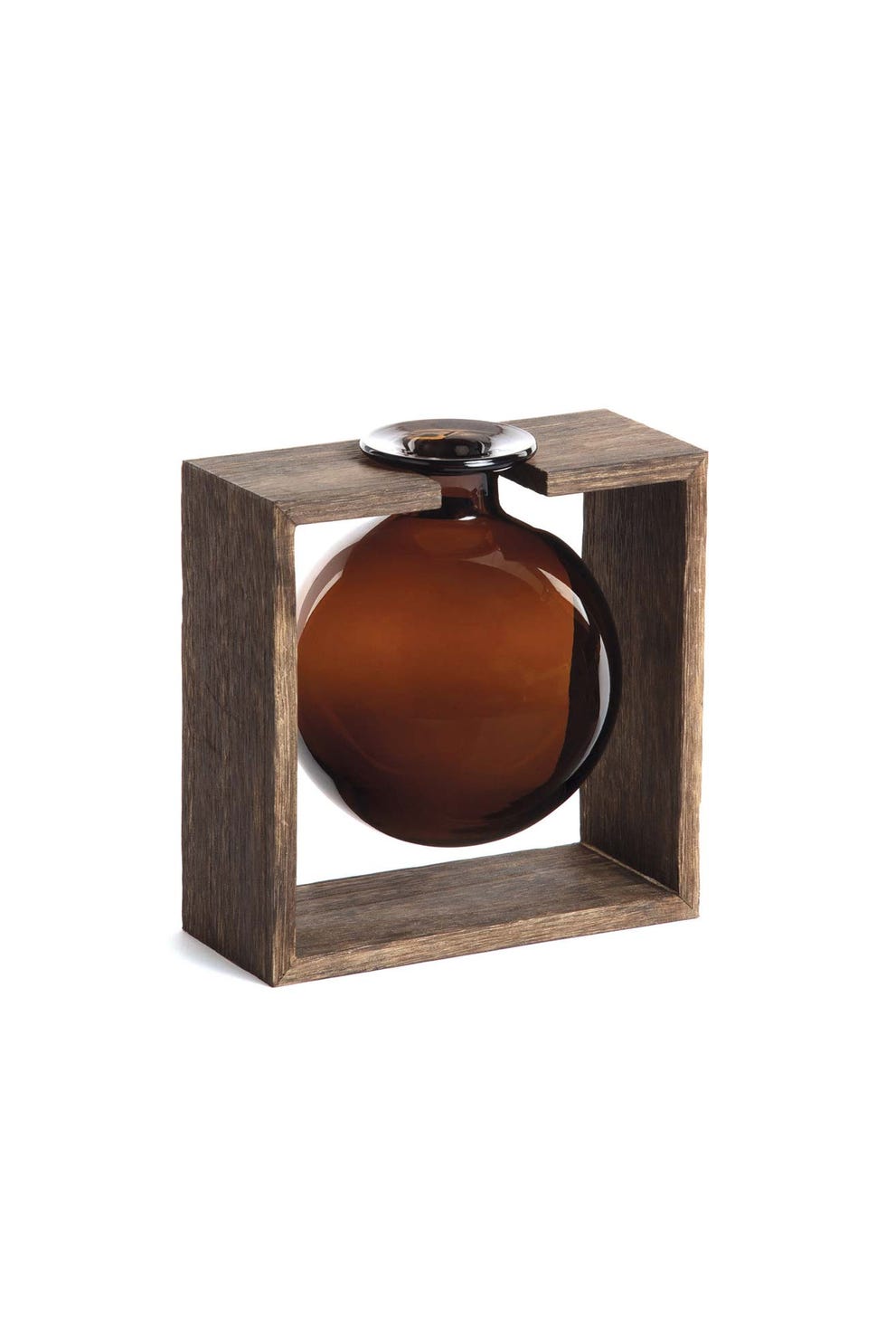 Jarrón modelo Ademia, de madera y cristal, de Kave Home.