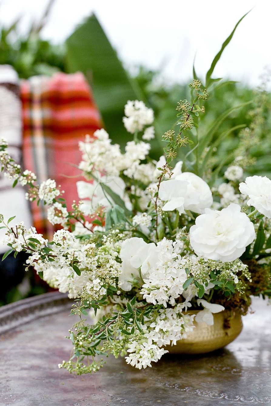 15 buenas ideas para colocar flores en jarrones bonitos