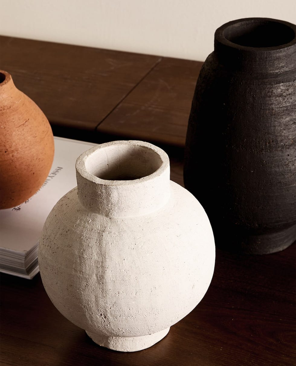 Jarrón decorativo de terracota de Zara Home