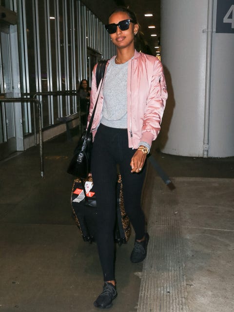 27 Cute and Comfy Airport Outfits Inspired By The Most Stylish Celebs