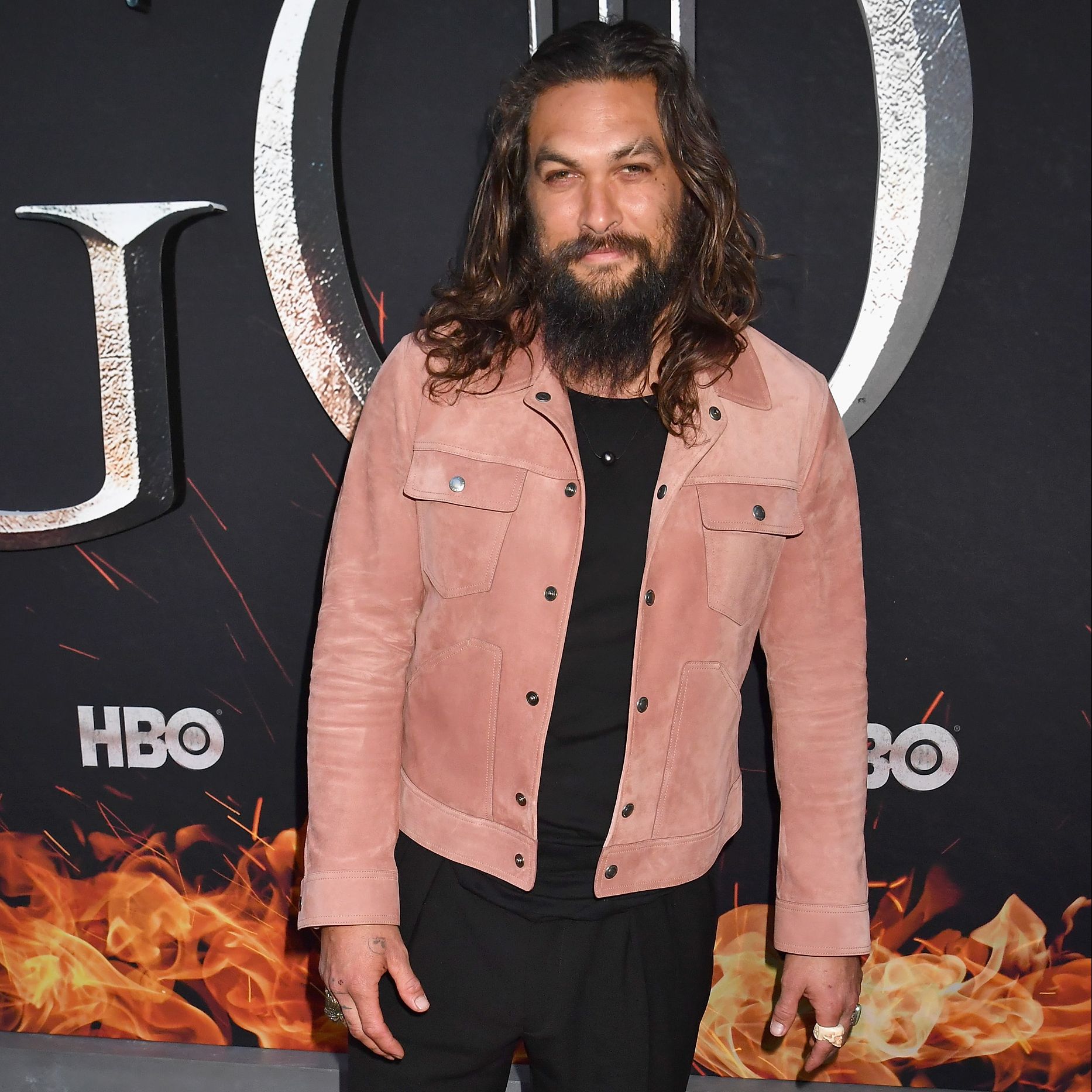 jason momoa’s behind the scenes game of thrones photo from when he was too broke to fly home