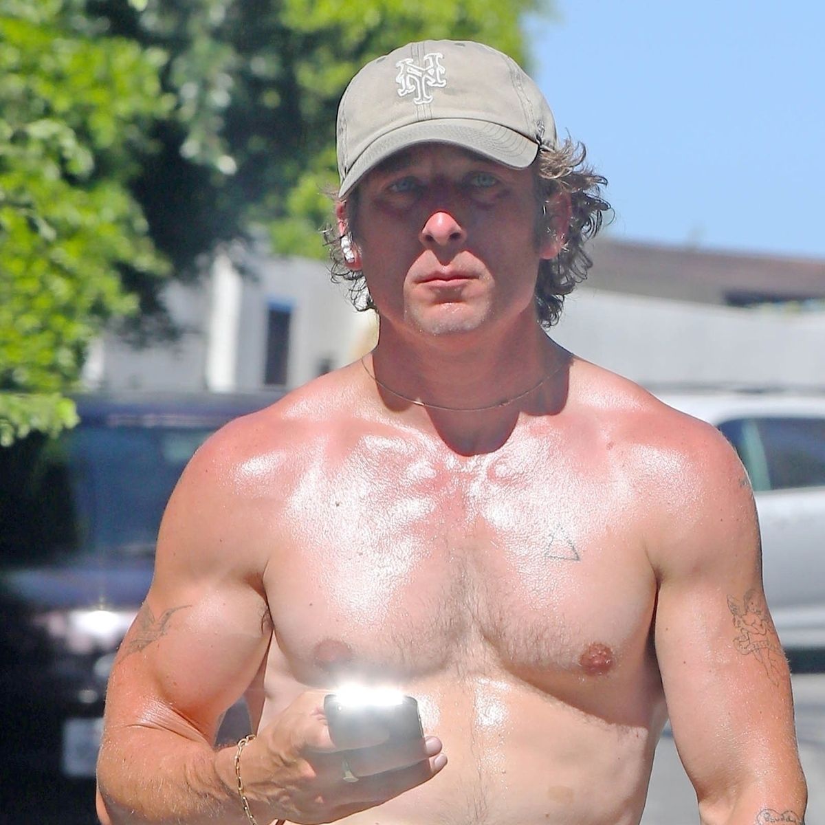 The Bear's Jeremy Allen White Shows Physique on Shirtless Hike