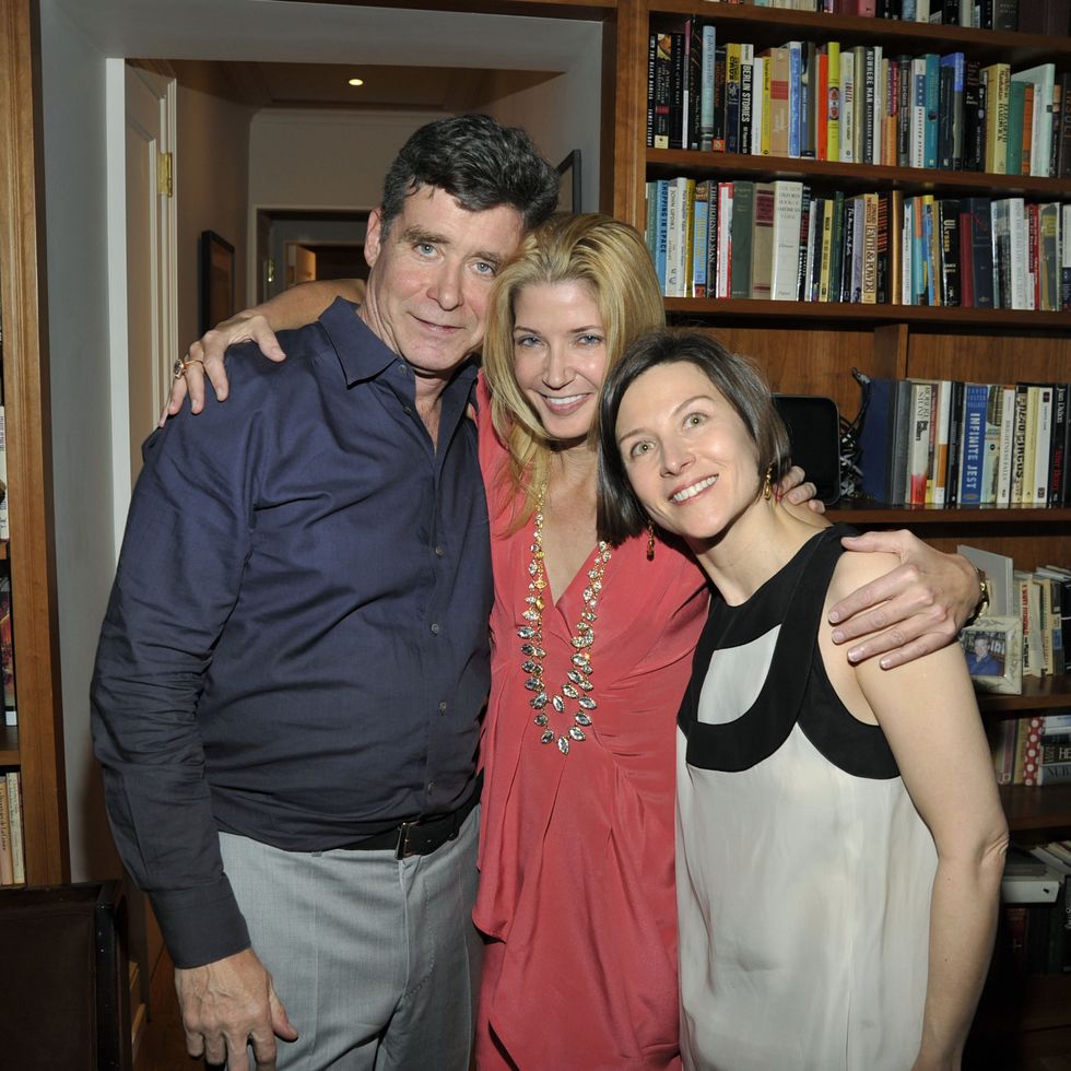 https://hips.hearstapps.com/hmg-prod/images/jay-mcinerney-candace-bushnell-and-donna-tartt-attend-book-news-photo-1568069408.jpg?crop=0.66667xw:1xh;center,top&resize=980:*