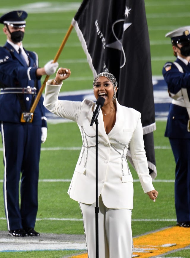 Whitney Houston Sings the National Anthem Before Super Bowl 