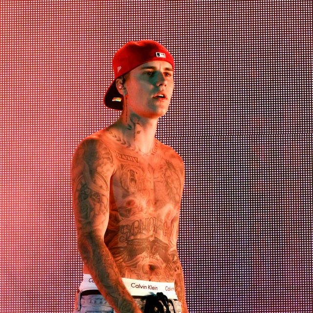 indio, california   april 15 justin bieber performs with daniel caesar onstage at the coachella stage during the 2022 coachella valley music and arts festival on april 15, 2022 in indio, california photo by kevin wintergetty images for coachella