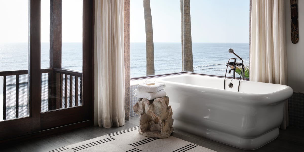 20 Coastal Bathroom Ideas: Calming Beach-Themed Bathrooms 20 Coastal Bathroom Ideas: Calming Beach-Themed Bathrooms