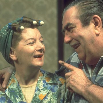 actors bernard youens and jean alexander in character as stan and hilda ogden on the set of television soap coronation street