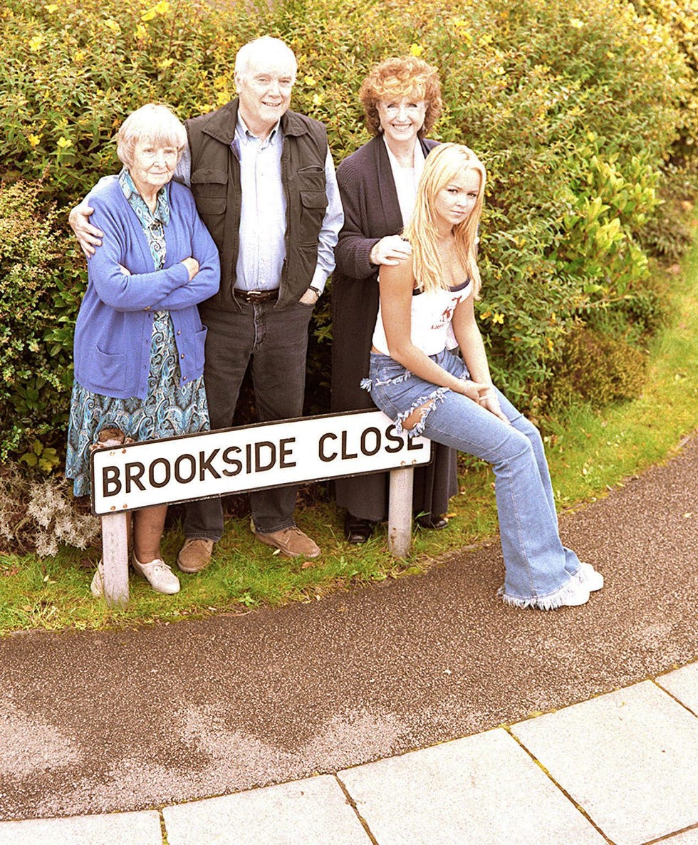 jean heywood as kitty hilton, kenneth cope as ray hilton, marji campi as jessie hilton and jennifer ellison as emily shadwick, brookside