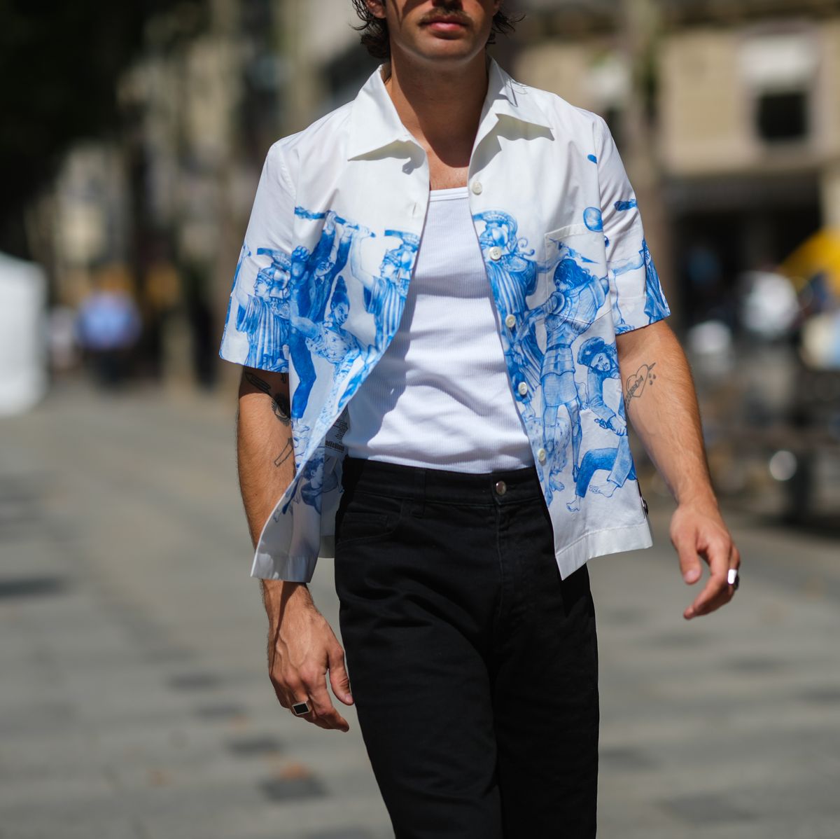 Camisa de rayas blancas y negras de manga corta para hombre -  España