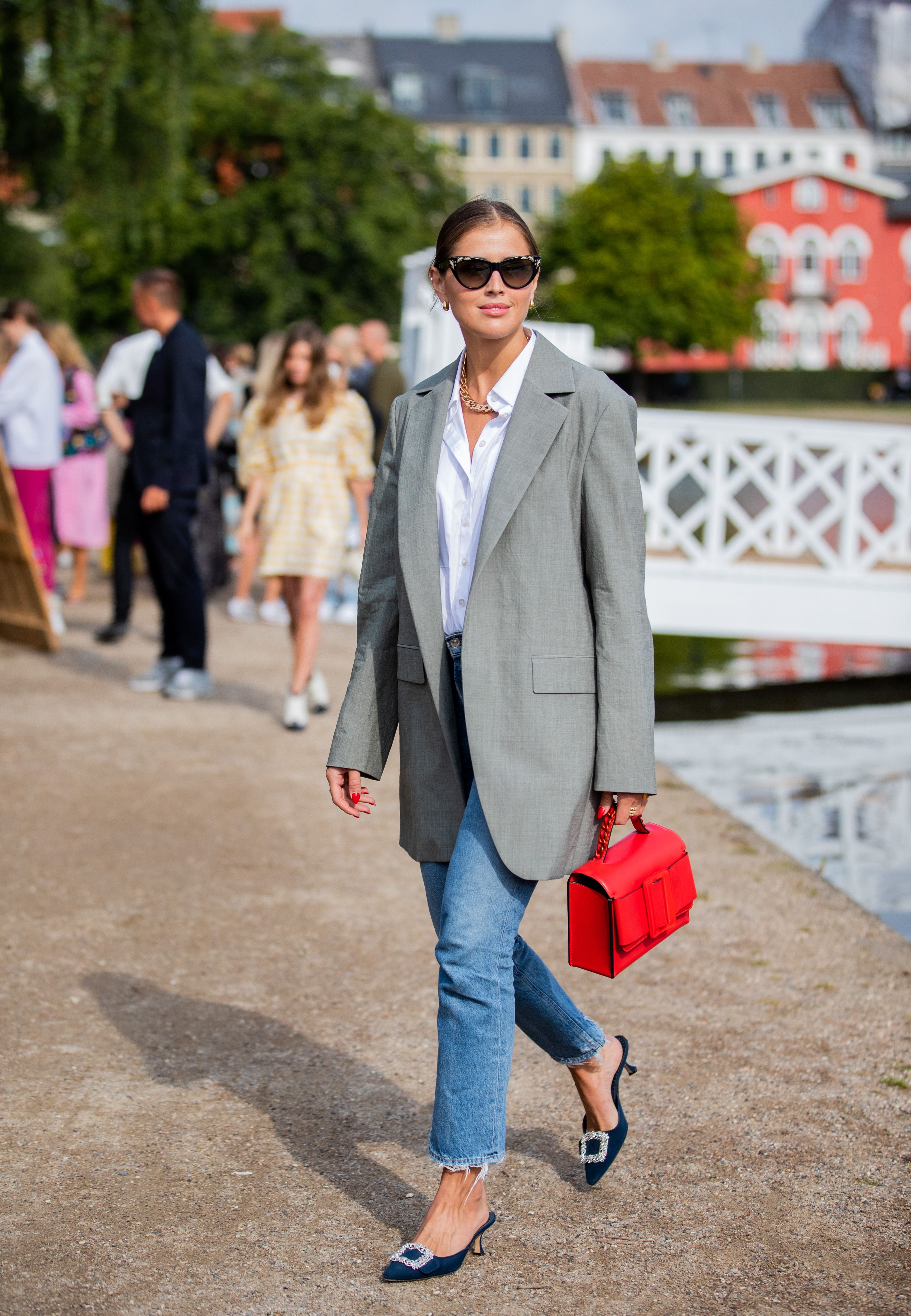 Jeans larghi Autunno Inverno 2019 2020: look street style da