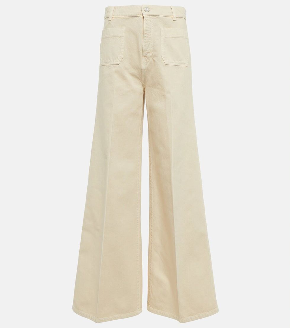 Pantaloni estate 2023: i jeans larghi di Alessia Lanza sono must have