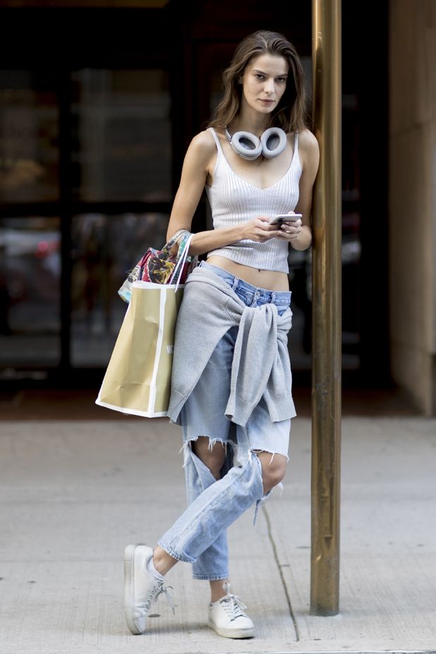 jeans strappati estate 2018 street style New York