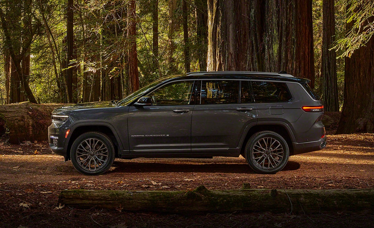 9 Design Details That Make the Jeep Grand Cherokee L a Classic