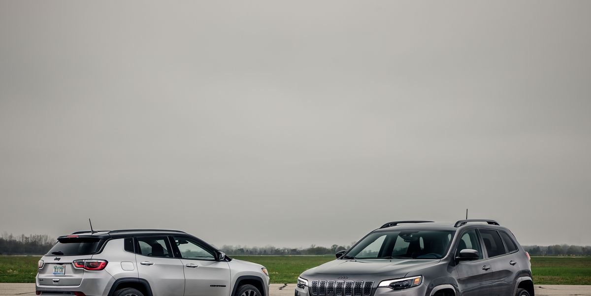 What is the Difference Between the Cherokee & Grand Cherokee?