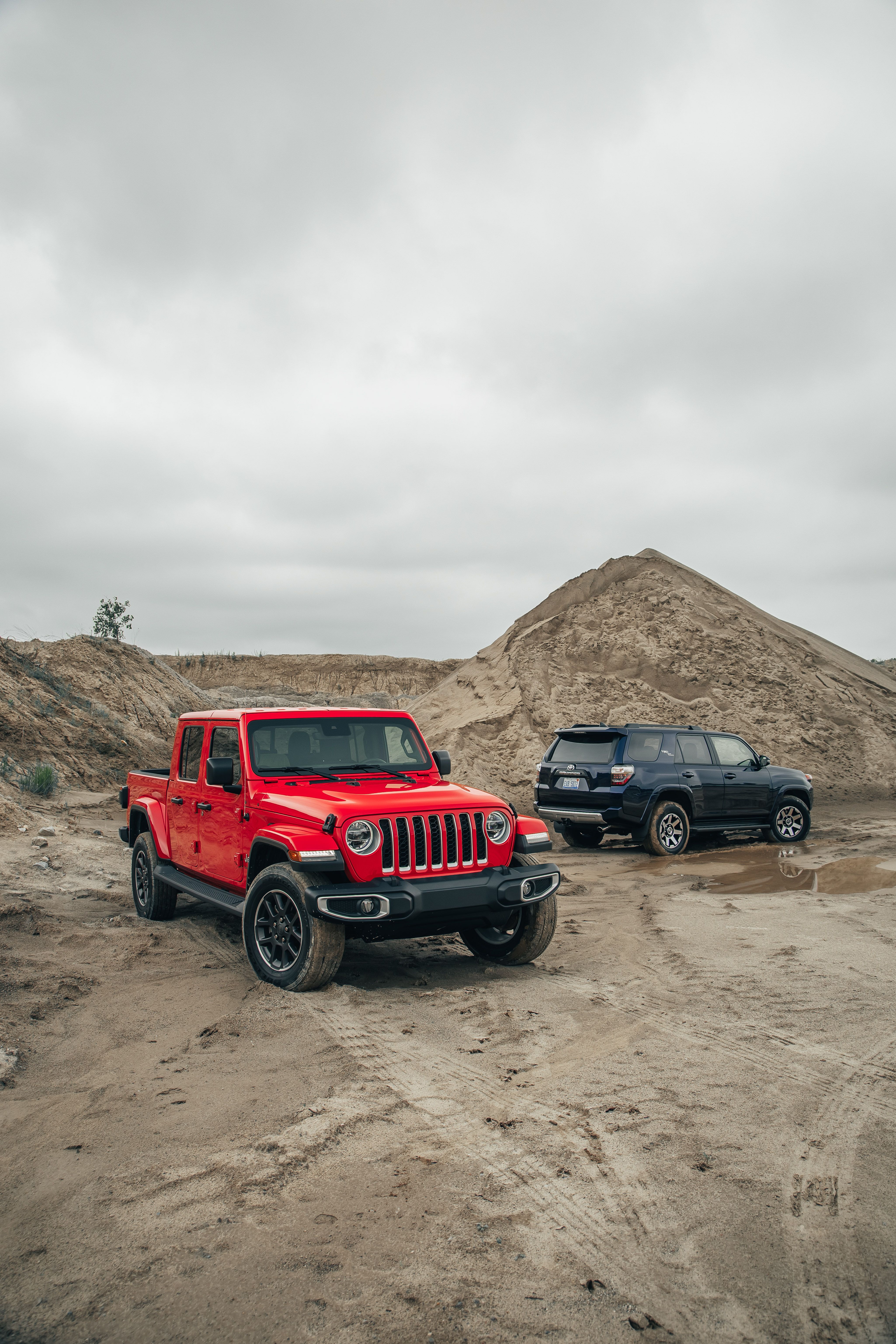 2020 Jeep Gladiator vs. 2019 Toyota 4Runner: Tough Truck Showdown
