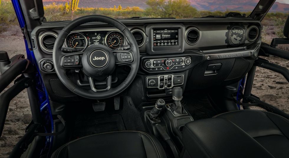 Jeep Wrangler JPP 20 interior