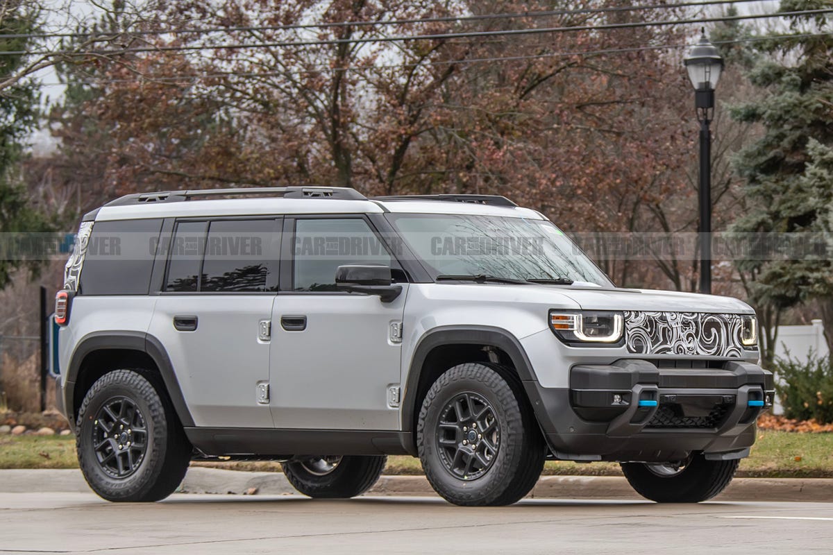 2025 Jeep Recon EV Looks Ready for Production in New Spy Photos