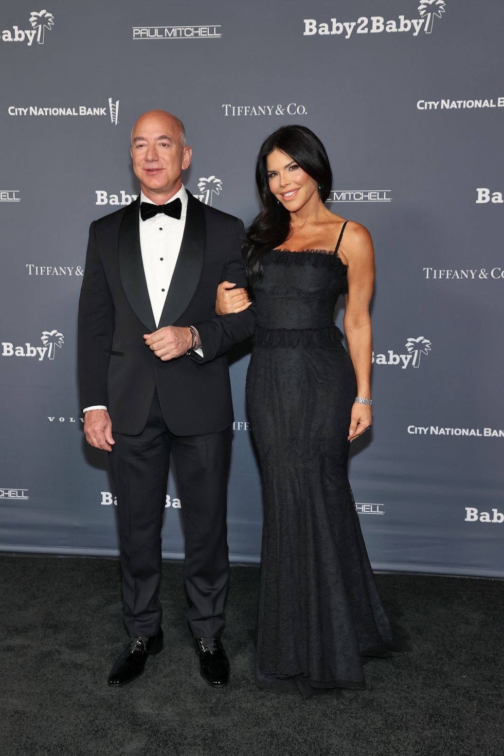 Baby2Baby 10-Jahre-Gala präsentiert von Paul Mitchell, roter Teppich